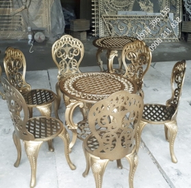 Bàn ghế nhỏ