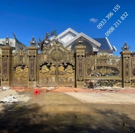 Cổng nhôm đúc 4 cánh