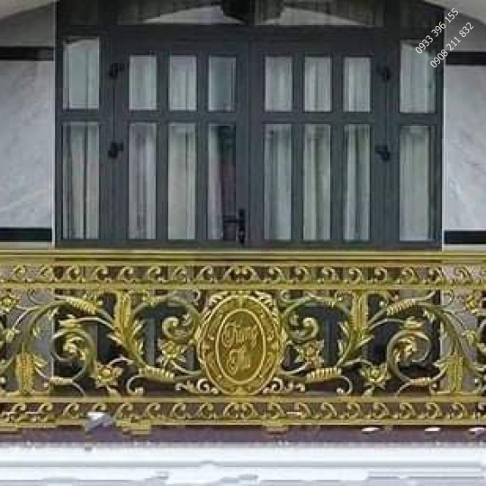 Lan can khách sạn